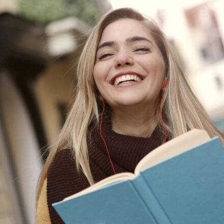 Tips to Succeed in an Online Course by Jesscica